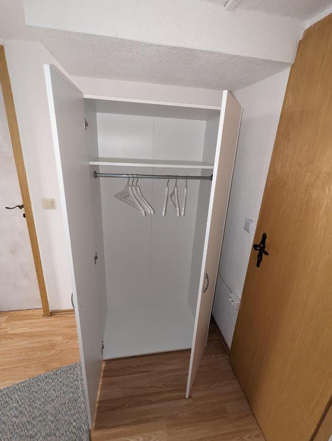 Direkt An Der S-Bahn Gelegenes Gemutliches Souterrain Apartment Mit Privatem Zugang Troisdorf Exterior photo