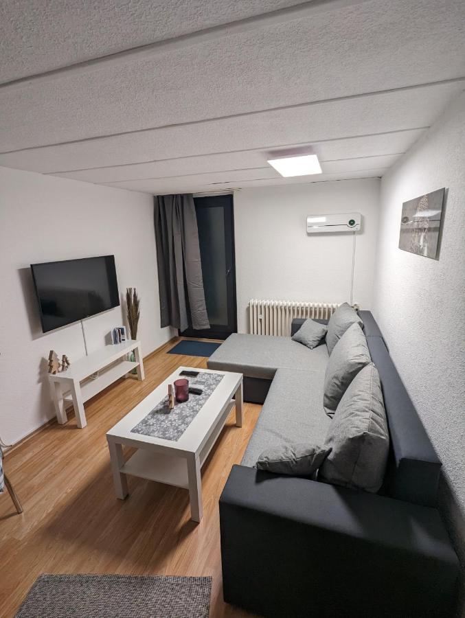 Direkt An Der S-Bahn Gelegenes Gemutliches Souterrain Apartment Mit Privatem Zugang Troisdorf Exterior photo