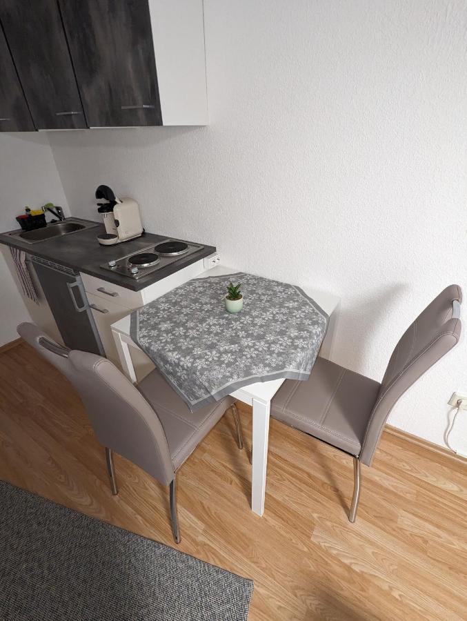 Direkt An Der S-Bahn Gelegenes Gemutliches Souterrain Apartment Mit Privatem Zugang Troisdorf Exterior photo