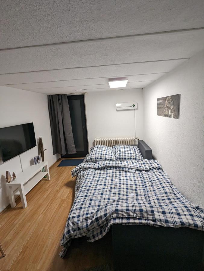 Direkt An Der S-Bahn Gelegenes Gemutliches Souterrain Apartment Mit Privatem Zugang Troisdorf Exterior photo